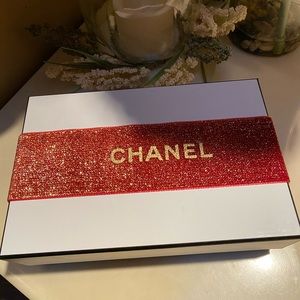 CHANEL BOX (authentic)